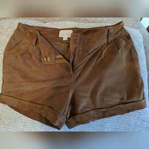 Hinge Designed in Seattle shorts